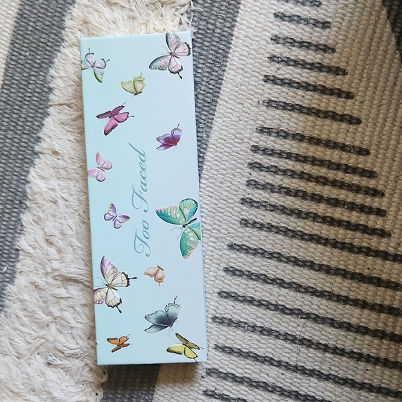 New Too Faced eye shadow palette Too Femme beautiful spring summer shades - Picture 5 of 7